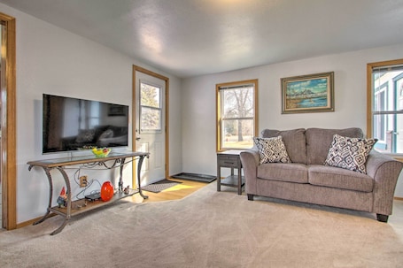 TV, fireplace. Pet-friendly Malta Home Near Hunting Areas!