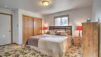 House (3 Bedrooms) | 3 bedrooms, bed sheets