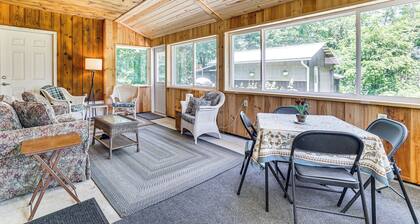 La Crescent Cottage on Minnesota Bluffs w/ View!