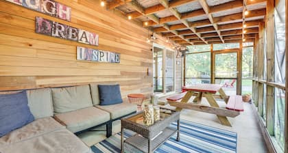 Renovated, Spacious Retreat in Union Pier!