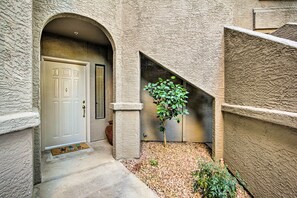 Apartment (2 Bedrooms) | Interior - North Scottsdale Desert Retreat w/ Community Perks (Scottsdale)