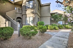 Interior - North Scottsdale Desert Retreat w/ Community Perks (Scottsdale)