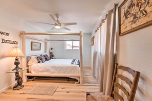 3 bedrooms, laptop workspace, iron/ironing board, bed sheets - Stylish Lake Havasu City Home w/ Yard + Patio (Lake Havasu City)