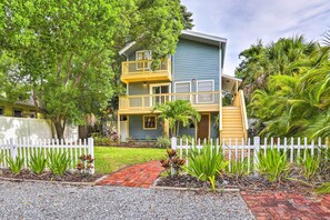 Exterior - St Petersburg Escape w/ Fireplace & Patio! (St. Petersburg)