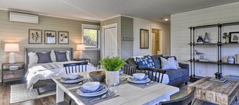 สตูดิโอทิวทัศน์พร้อมชั้นหนังสือและวิวคอลัมเบียริเวอร์