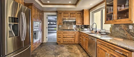 House (4 Bedrooms) | Interior