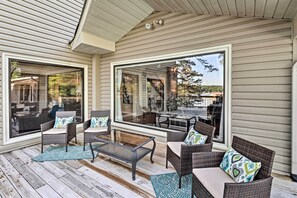 House (4 Bedrooms) | Interior - Lakefront Oasis w/ Private Dock in Hot Springs! (Hot Springs)