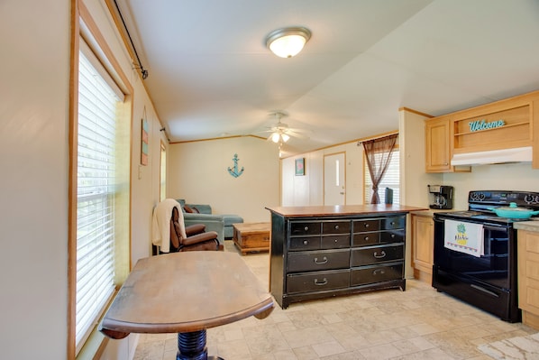 House (3 Bedrooms) | Interior