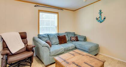 Lake Texoma Cabin Near Willow Springs Marina!