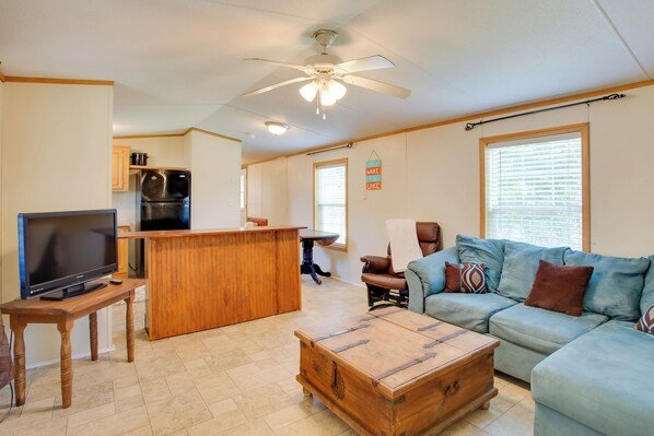 House (3 Bedrooms) | Interior