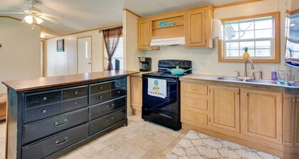 Lake Texoma Cabin Near Willow Springs Marina!
