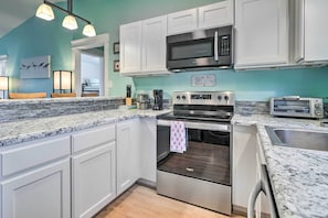 House (3 Bedrooms) | Interior - Oak Island Vacation Rental < 1 Mi to Beach! (Oak Island)