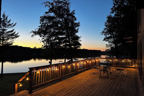 Peaceful Long Lake Cottage w/ Deck, Dock & Kayaks!