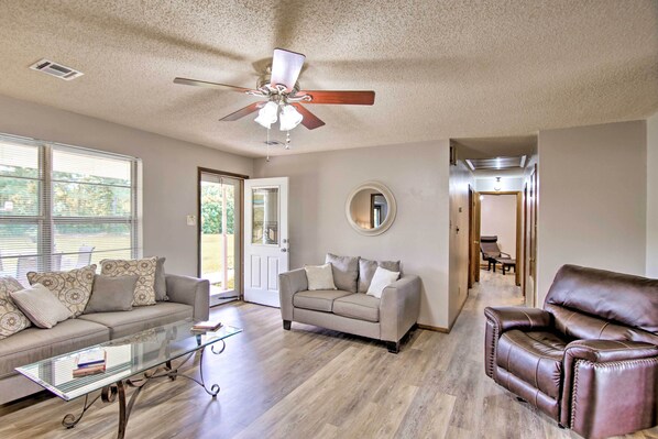 House (3 Bedrooms) | Interior - Quiet Clayton Home w/ Mountain Views 4 Mi to Lake! (Clayton)