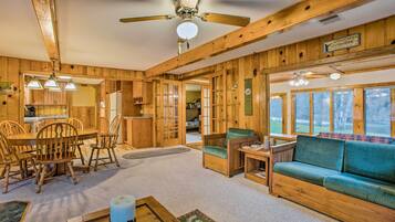 House (3 Bedrooms) | Interior