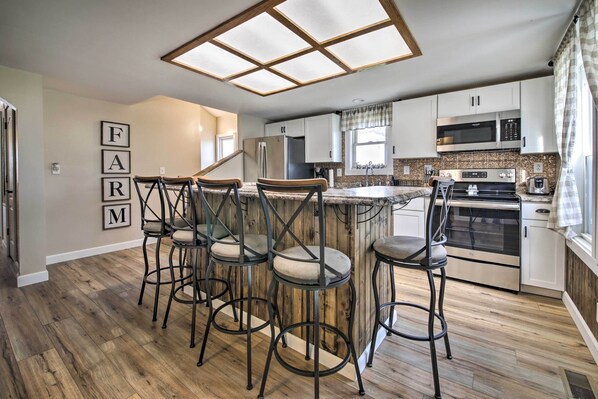 House (4 Bedrooms) | Interior