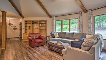 TV, fireplace, ping pong