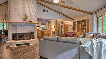 House (4 Bedrooms) | Living area | TV, fireplace, ping pong