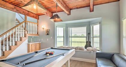 Gingerland Ranch in Del Valle: Game Room & Porch