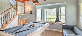 Gingerland Ranch in Del Valle: Game Room & Porch