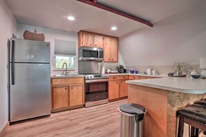 House (1 Bedroom) | Interior - Cozy Toledo Bend A-frame w/ Waterfront Views! (Burkeville)