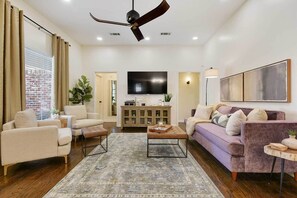 Interior - Charming Baton Rouge Retreat ~ 3 Mi to Lsu! (Baton Rouge)