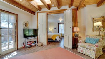 Cottage (2 Bedrooms) | Interior