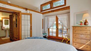 Cottage (2 Bedrooms) | Interior