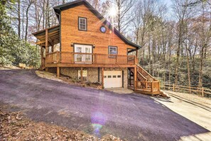 Interior - 10 Mi to Sugar Mountain! Cozy Cabin in Newland (Newland)