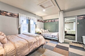 House (5 Bedrooms) | Interior
