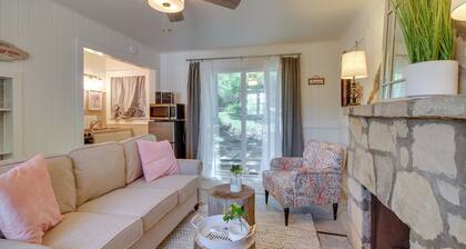 Cozy Mountain Home Cottage: Walk to Marina!