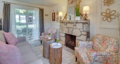 Cozy Mountain Home Cottage: Walk to Marina!