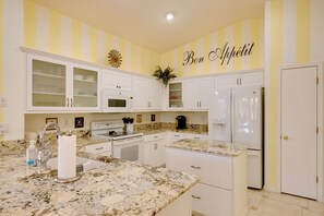 House (2 Bedrooms) | Interior - 55+ Gilbert Home w/ Yard, Golf Course On-site (Gilbert)