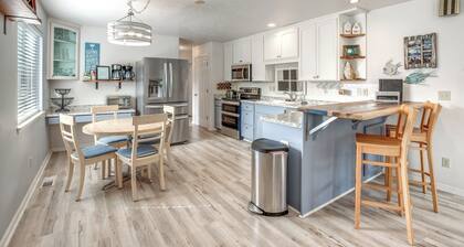 Relaxing Lincoln City Coastal Escape Near Beach!
