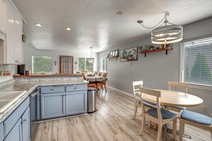 Interior - Relaxing Lincoln City Coastal Escape Near Beach! (Lincoln City)