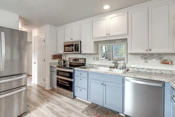 House (5 Bedrooms) | Interior