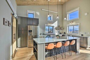 Microwave, oven, stovetop, dishwasher - Modern + Bright Buena Vista Escape: Mtn View! (Buena Vista)