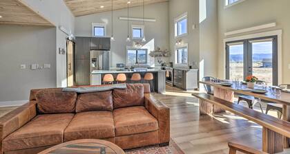 Modern + Bright Buena Vista Escape: Mtn View!