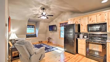 House (1 Bedroom) | Interior