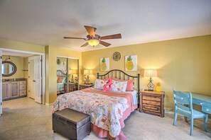 Apartment (2 Bedrooms) | Interior - Waterfront Condo w/ Dock - Walk to Fishermens! (Punta Gorda)