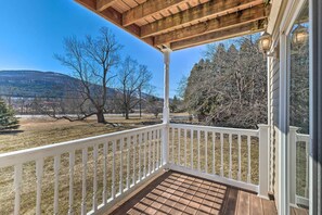 Interior - Cozy Catskill Condo - 2 Mi to Windham Mountain Ski (Windham)