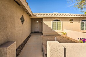 Interior - Lake Havasu Home w/ Fire Pit & Grill, 4 Mi to Lake (Lake Havasu City)