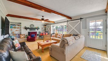 House (4 Bedrooms) | Front of property