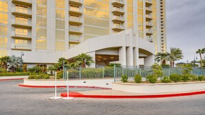 Unclassified image, 4 of 25, button - Las Vegas Condo w/ Balcony in MGM Signature! (Las Vegas)