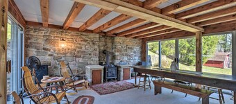 Cozy Home w/ Private Patio & Views, Hiking On-site