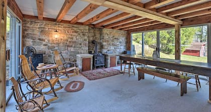 Cozy Home w/ Private Patio & Views, Hiking On-site
