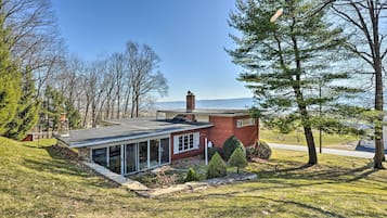 House (4 Bedrooms) | Front of property