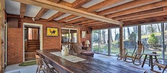 Cozy Home w/ Private Patio & Views, Hiking On-site