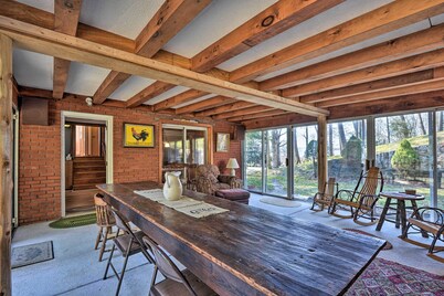 Cozy Home w/ Private Patio & Views, Hiking On-site