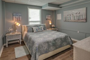 Interior - 'below Deck' Beach House: Walk to the Ocean! (Murrells Inlet)